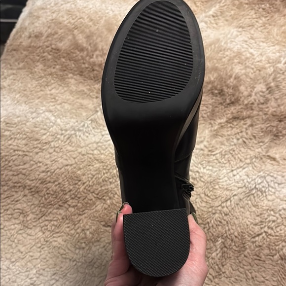 Elegant Black Women's Boots - Picture 5 of 5